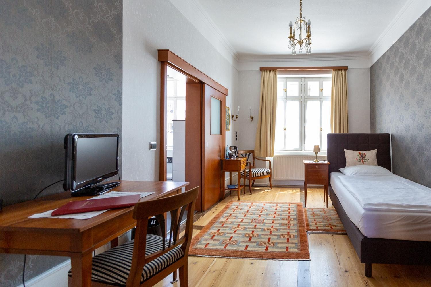 Boardinghouse Sonne Hotel Offenburg Bagian luar foto