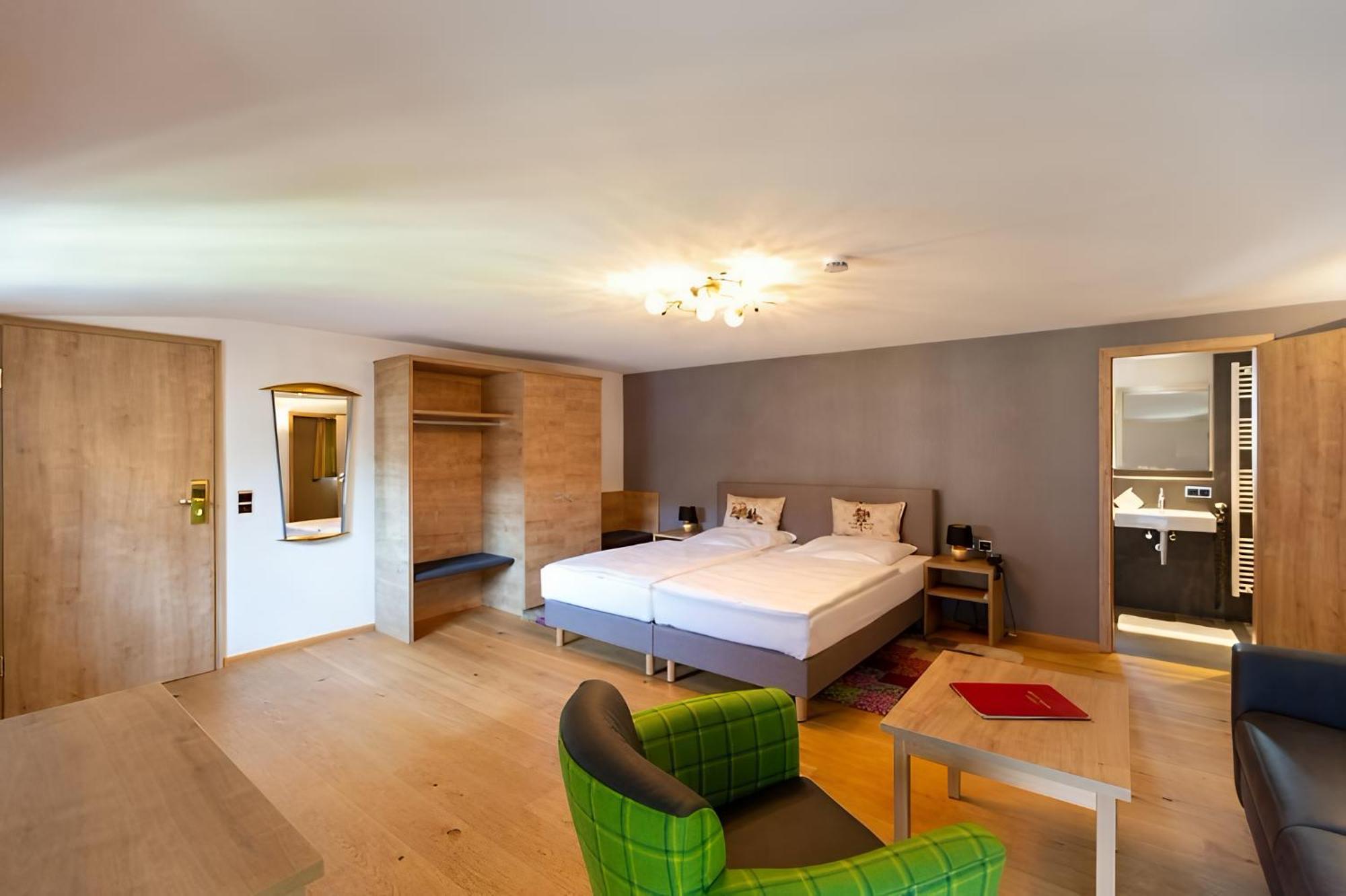 Boardinghouse Sonne Hotel Offenburg Bagian luar foto
